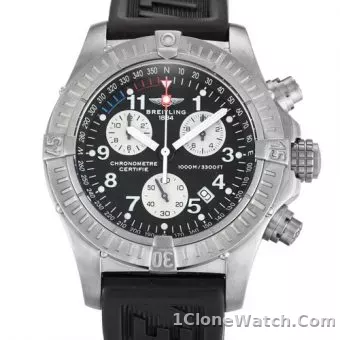 Breitling Super Avenger A13370 - detail