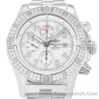 Breitling Super Avenger A13370 - detail