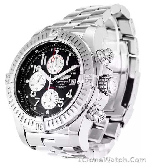 Breitling Super Avenger A13370 - detail