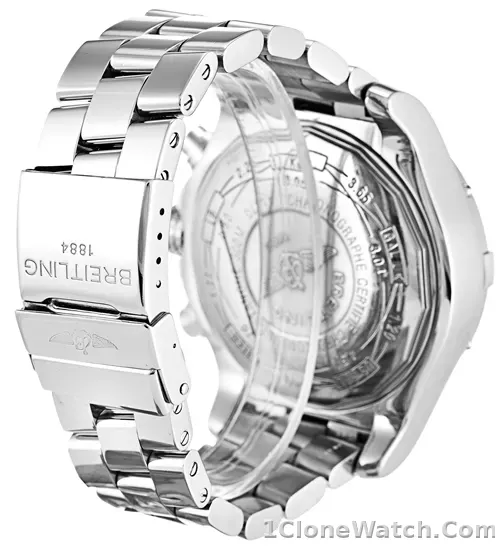 Breitling Super Avenger A13370 - detail