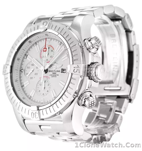 Breitling Super Avenger A13370 - detail