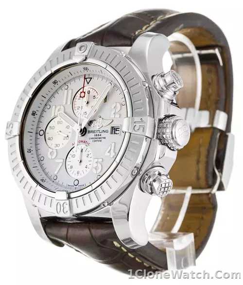 Breitling Super Avenger A13370 - detail