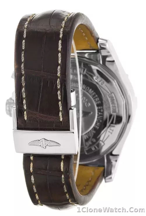 Breitling Super Avenger A13370 - detail