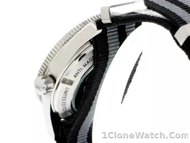 Omega Seamaster James Bond Spectre Limited Edition 007 - detail