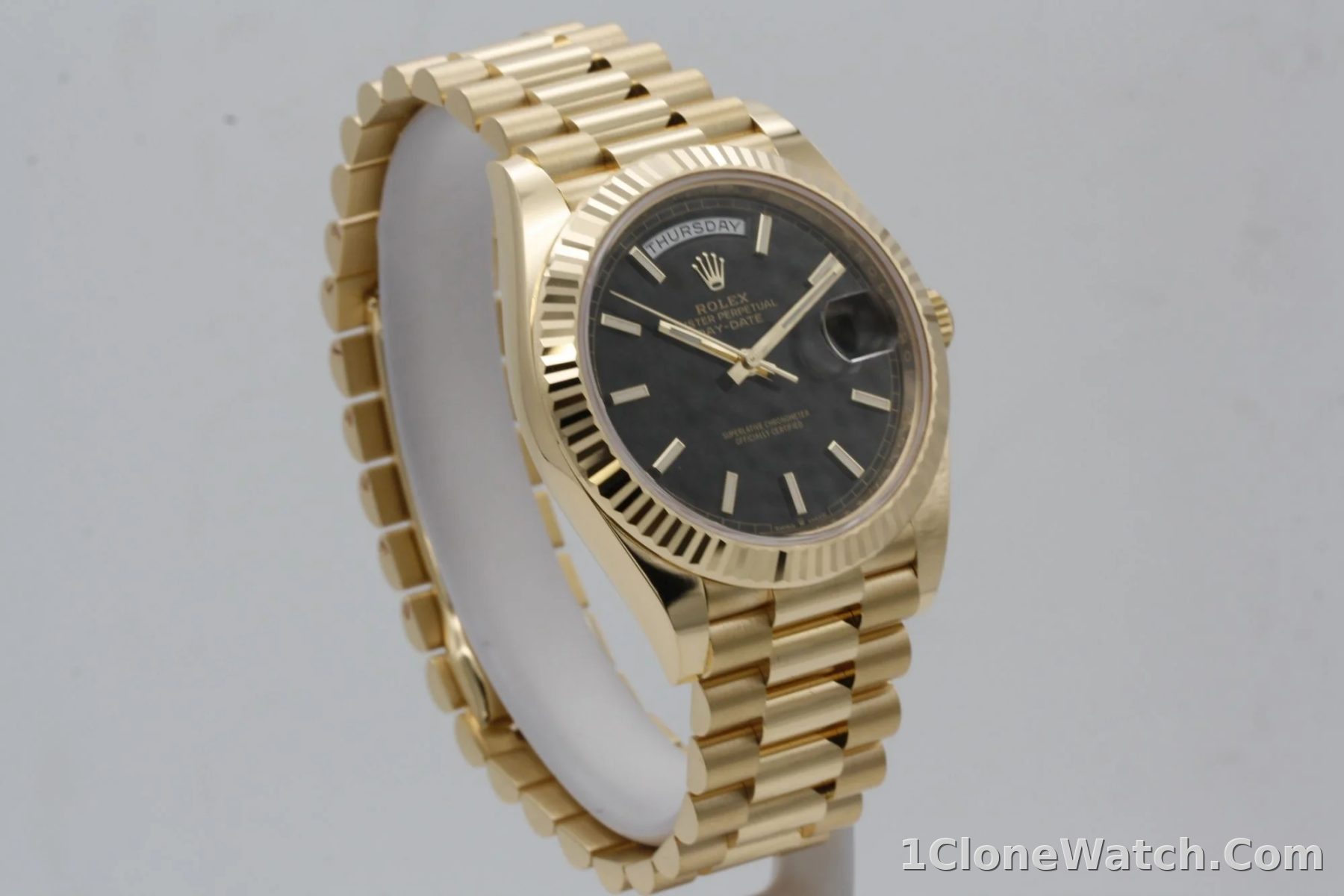 Superclone Rolex Day-Date 40 mm Black Dial 228238 - detail