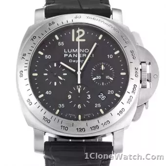Panerai Luminor Base PAM00002 - detail