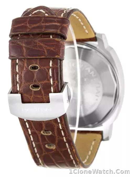 Panerai Luminor GMT PAM00244 - detail