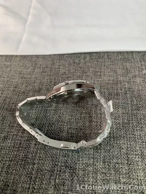 Tag Heuer Aquaracer 300M WAY1112.BA0928 - detail