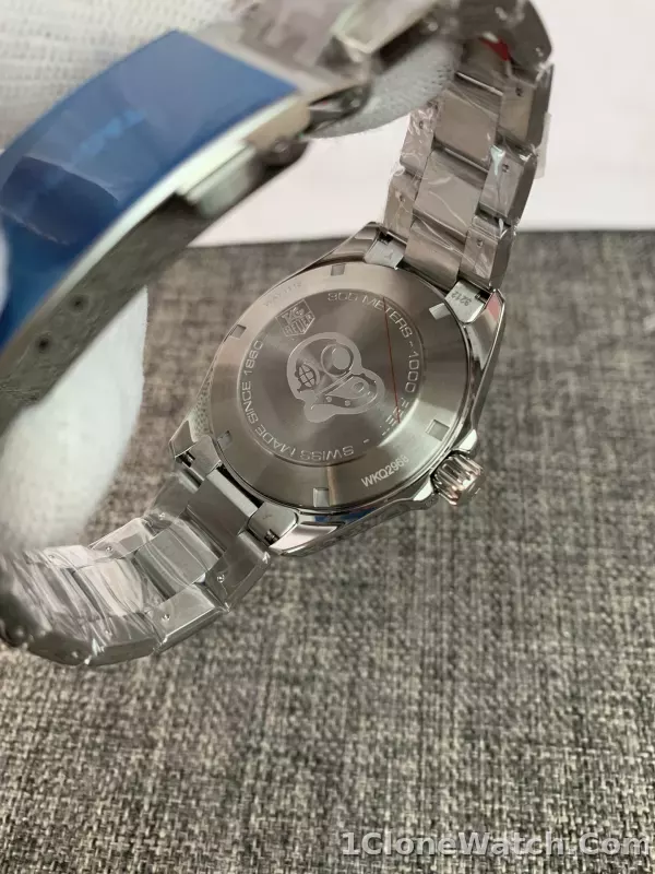 Tag Heuer Aquaracer 300M WAY1112.BA0928 - detail