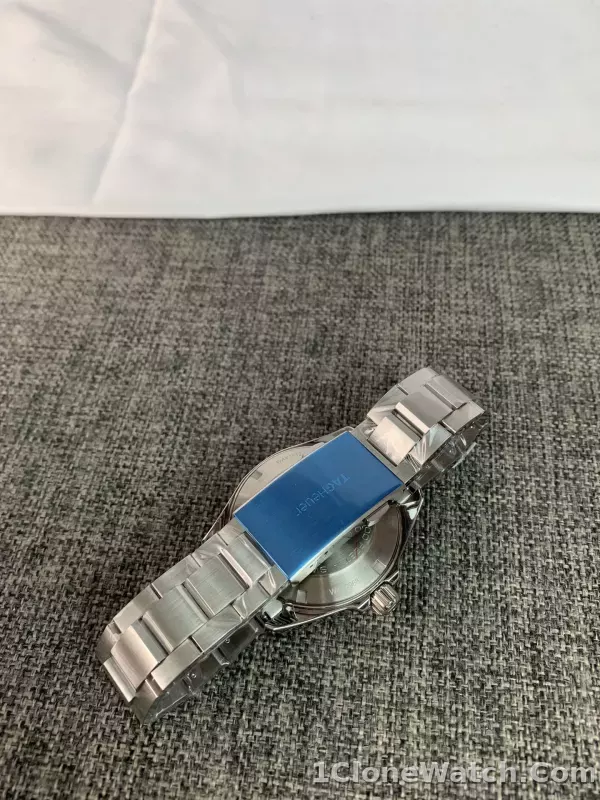Tag Heuer Aquaracer 300M WAY1112.BA0928 - detail
