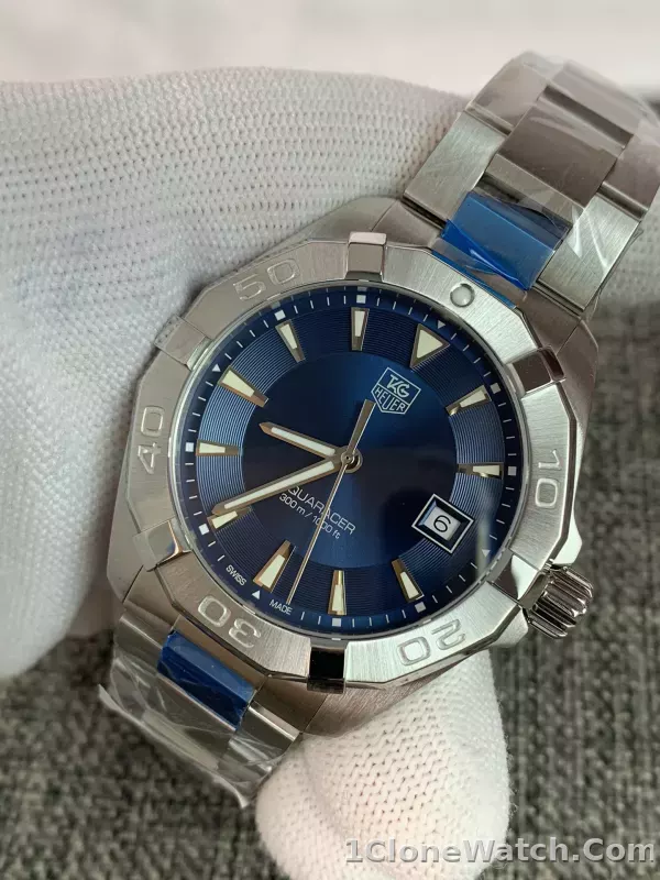 Tag Heuer Aquaracer 300M WAY1112.BA0928 - detail