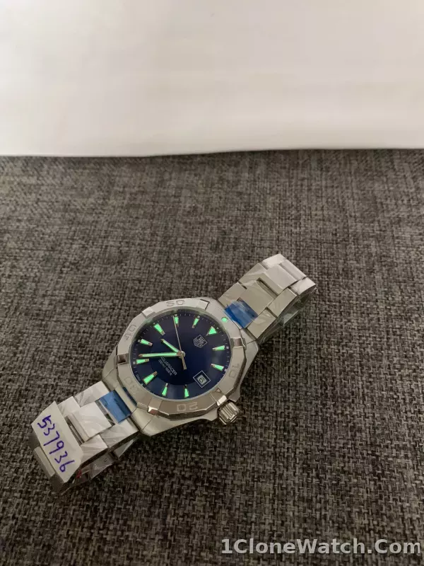 Tag Heuer Aquaracer 300M WAY1112.BA0928 - detail