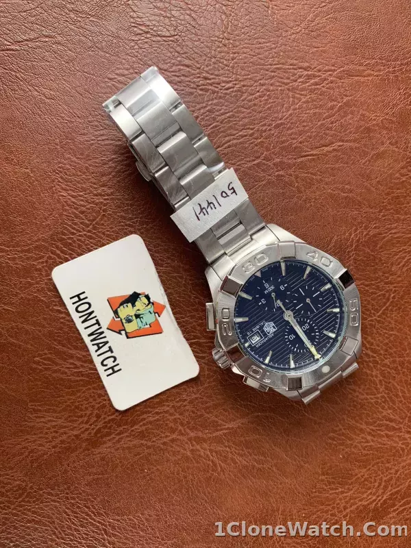 TAG Heuer Aquaracer Chronograph CAY2112 - detail