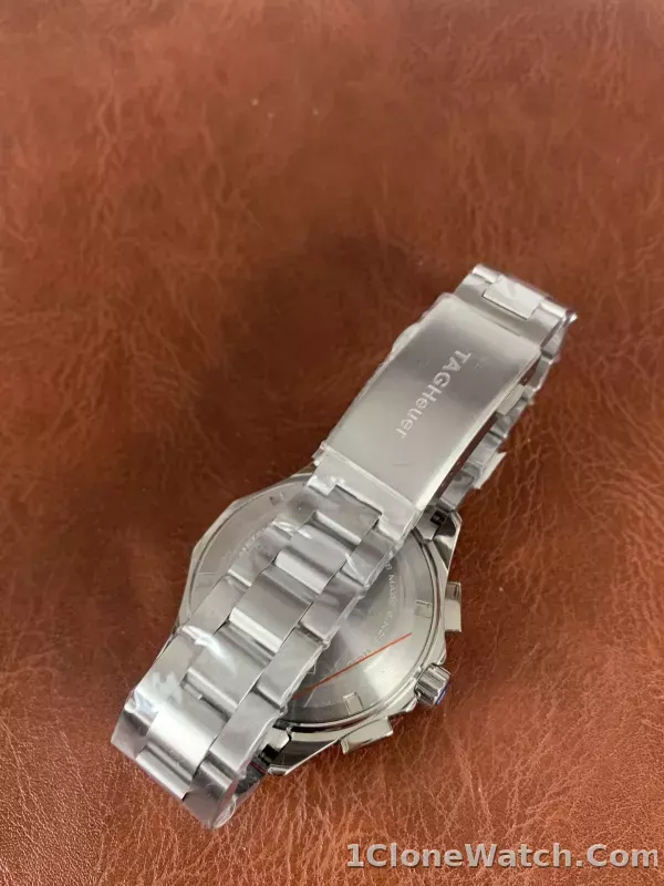 TAG Heuer Aquaracer Chronograph CAY2112 - detail