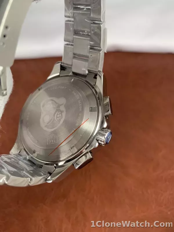 TAG Heuer Aquaracer Chronograph CAY2112 - detail