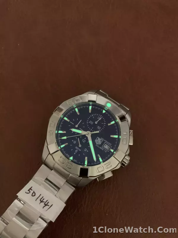 TAG Heuer Aquaracer Chronograph CAY2112 - detail
