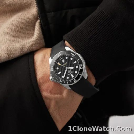 TAG Heuer Aquaracer Men Automatic Black Rubber Watch WBP201A.FT6197 - detail