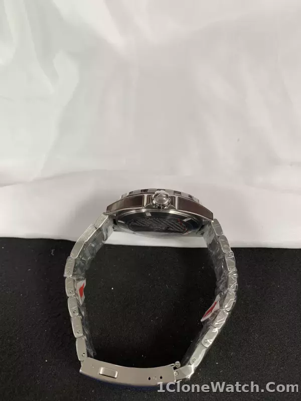 TAG Heuer Formula 1 Quartz WAZ1018.BA0842 - detail