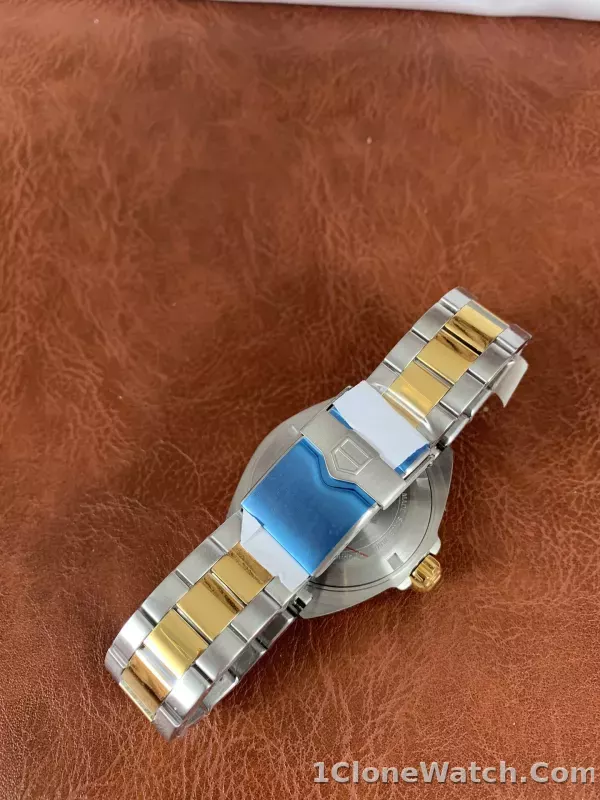 Tag Heuer Formula 1 quartz Ref. WAZ1120.BB0879 - detail