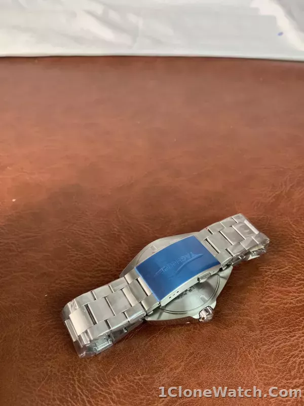 Tag Heuer Formula 1 Ref: WAZ1017 - detail