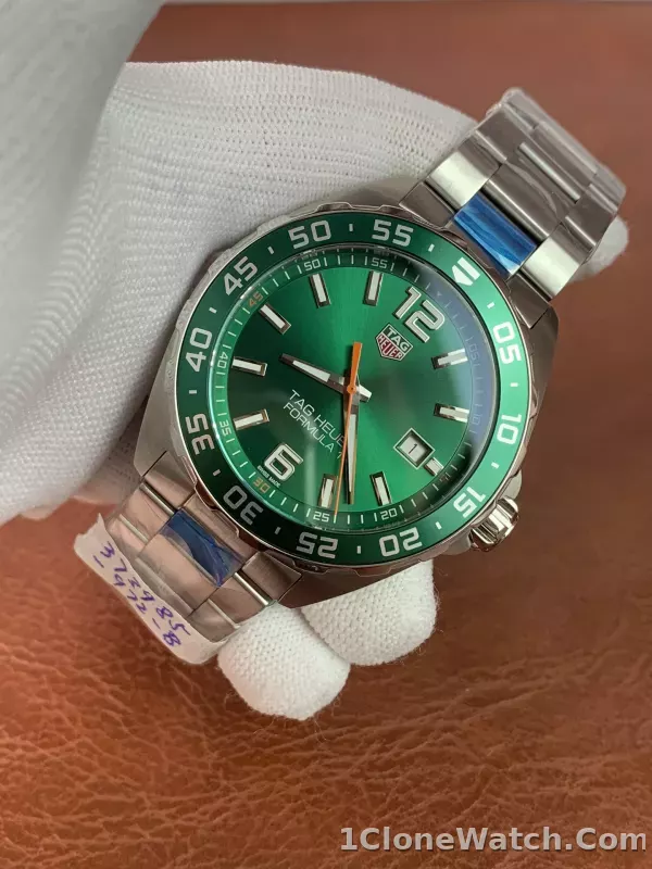 Tag Heuer Formula 1 Ref: WAZ1017 - detail