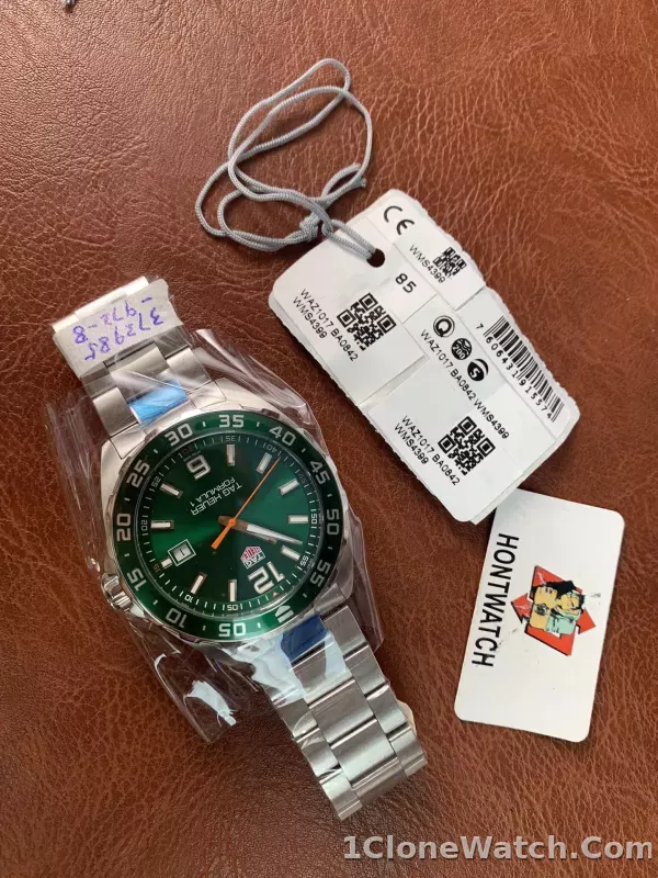 Tag Heuer Formula 1 Ref: WAZ1017 - detail