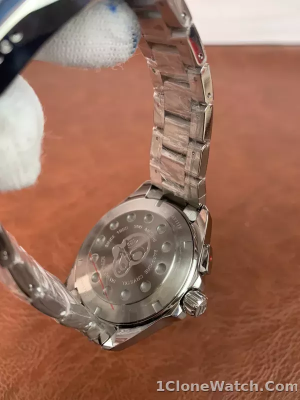 Tag Heuer Aquaracer 41mm WAY111Y.BA0928 - detail