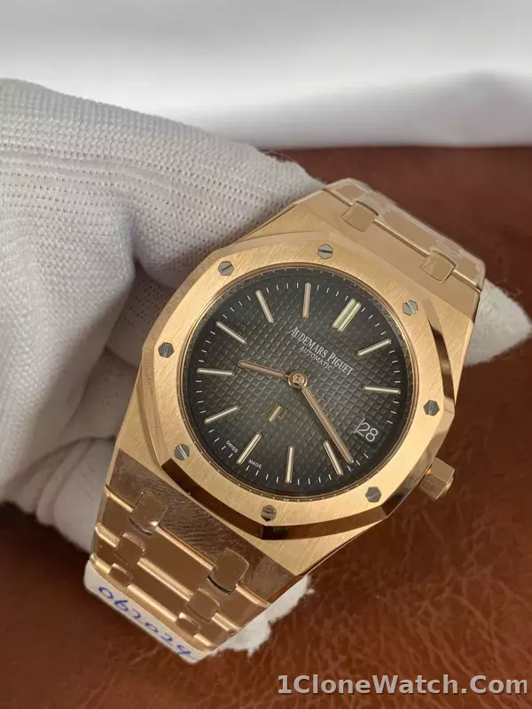 Audemars Piguet Royal Oak 16202OR.OO.1240OR.01 - detail