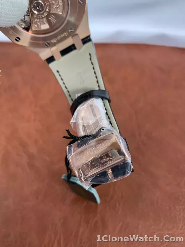 Audemars Piguet Royal Oak 15500OR.OO.D002CR.01 - detail