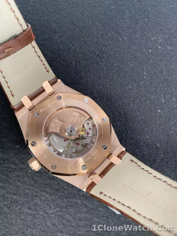 Audemars Piguet Royal Oak Ref.15400 - detail