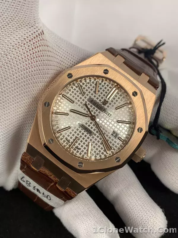 Audemars Piguet Royal Oak Ref.15400 - detail