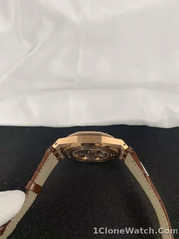Audemars Piguet Royal Oak Ref.15400 - detail