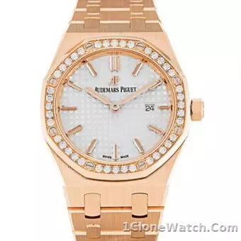 Audemars Piguet Royal Oak 15400ST.OO.1220ST.01 - detail